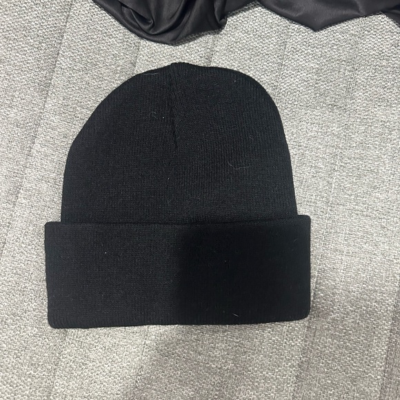 beanie - Picture 2 of 2